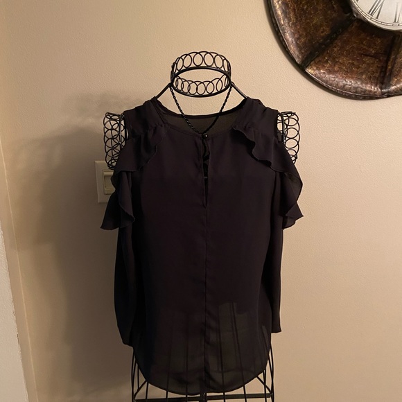 Beautiful black top size S. - Picture 3 of 6